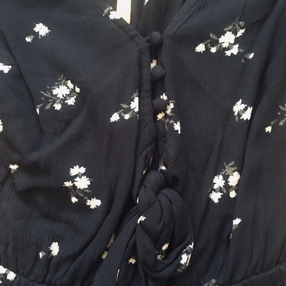 Abercrombie & Fitch tie front floral romper - Picture 4 of 5